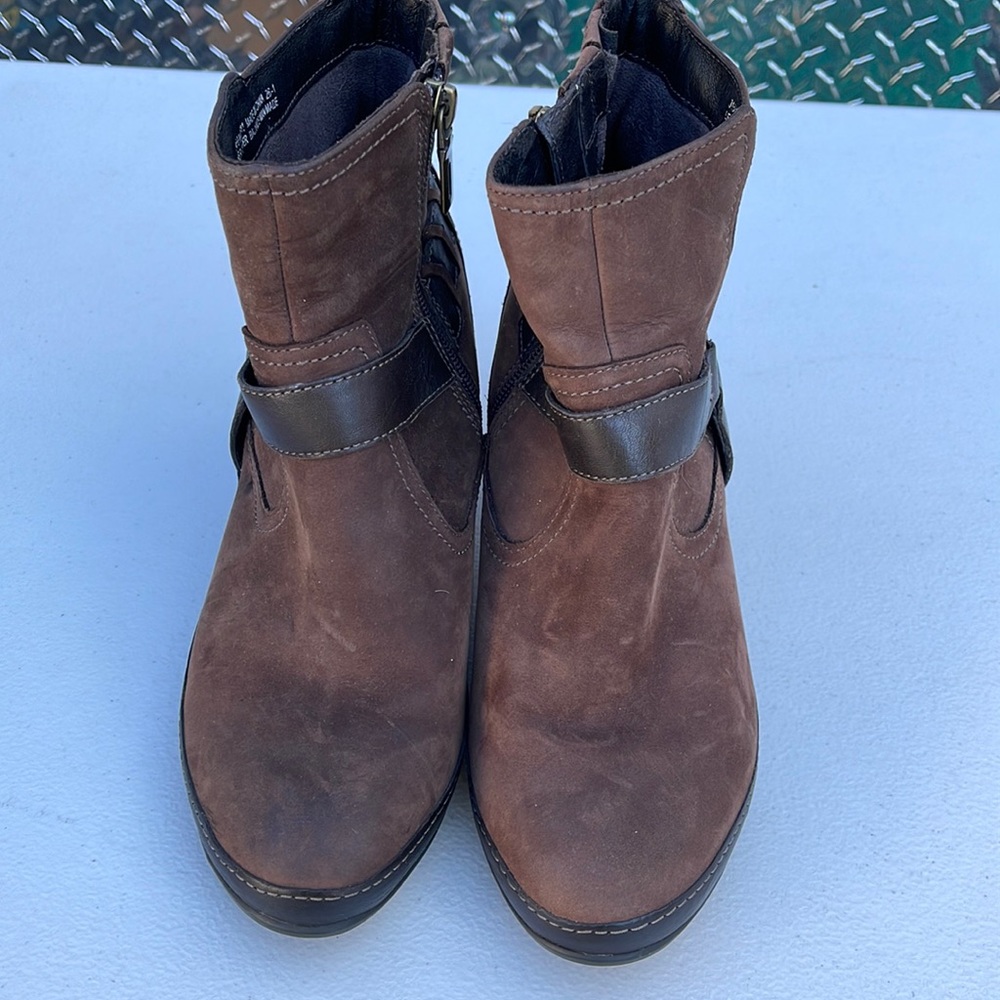 Clarks Artisan Ankle boots Sz 6.5M